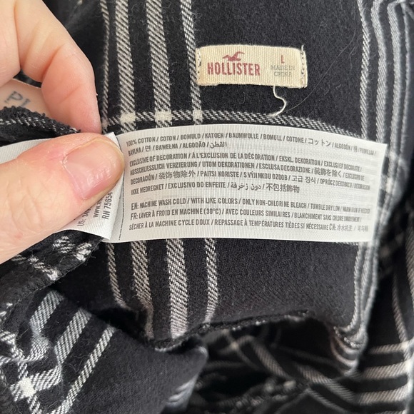 Hollister. Women’s L. Flannel. Black and white. - Picture 3 of 5